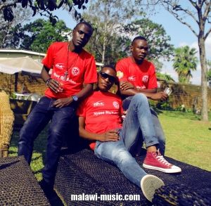 Phone Yanga (Mafo, Fame Zick, Nyasa B)
