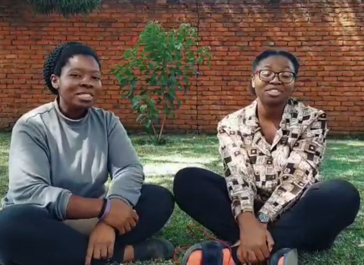 Karen & Maya 