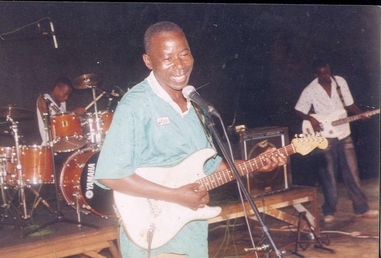 Patrick Simakweli 